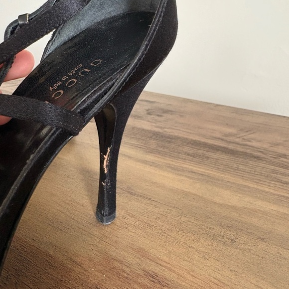 GUCCI by Tom Ford Black Satin Enamel Flower Charm Tassel Sandals Heels - Size 7 - Picture 6 of 10